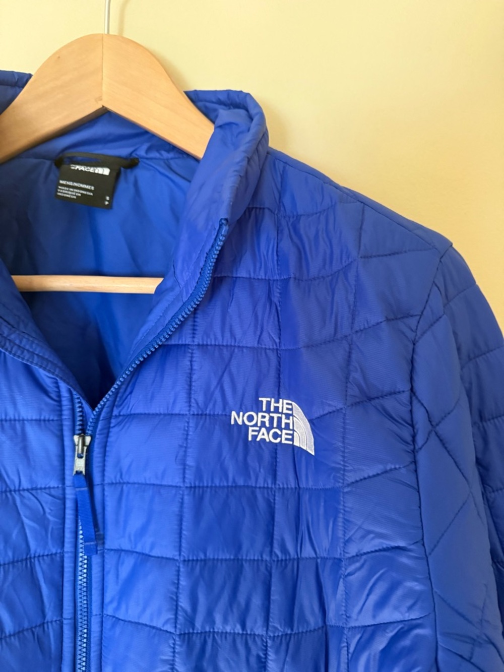 The North Face Royal Blue thermoball Puffer Jacket Small - Picture 4 of 9